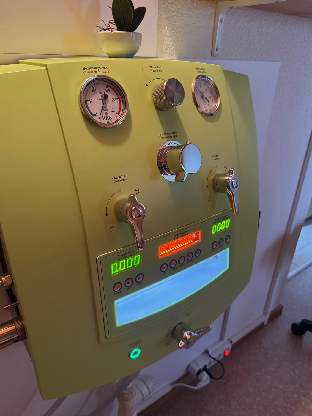 Gerät für die Colon-Hydro-Therapie